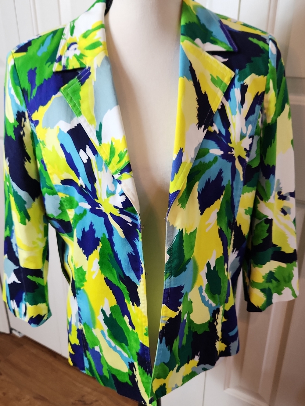 Floral Printed Blazer Jacket in Yellow & Blue, Size Medium